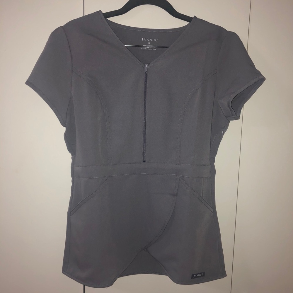 BNWT Jaanuu scrubs